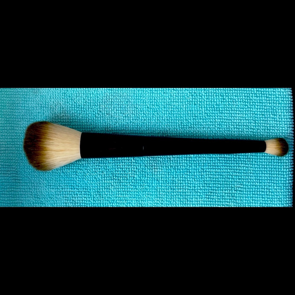 Farmasi Dual End Brush